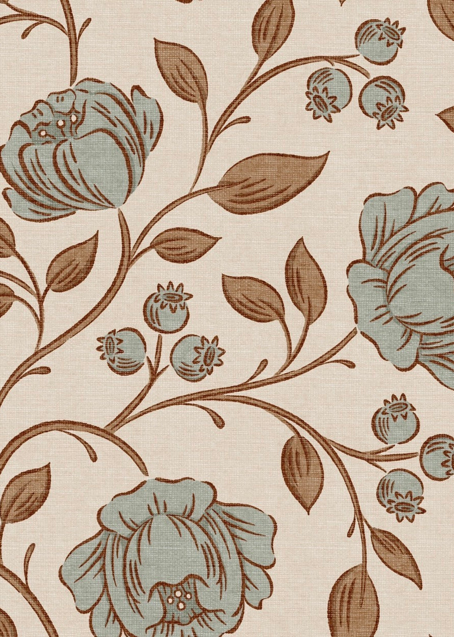 Detalle del papel mural Clementine Floral de AS Print Studio: flores azul grisáceo, hojas y ramas café sobre fondo crema con textura visual de lino.